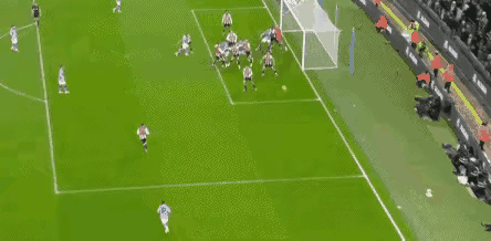 聊起曼城前锋切尔基，必须得说一句：这笔引援太值了！他左右脚技术相当均衡，盘带时脚