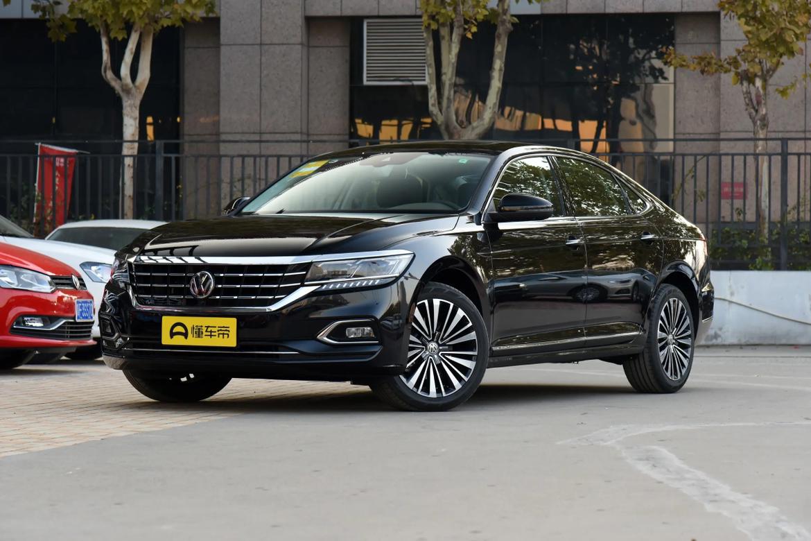 在中型车二手车市场，大众帕萨特始终保有高关注度，均衡的产品力让它成为家用与商务的