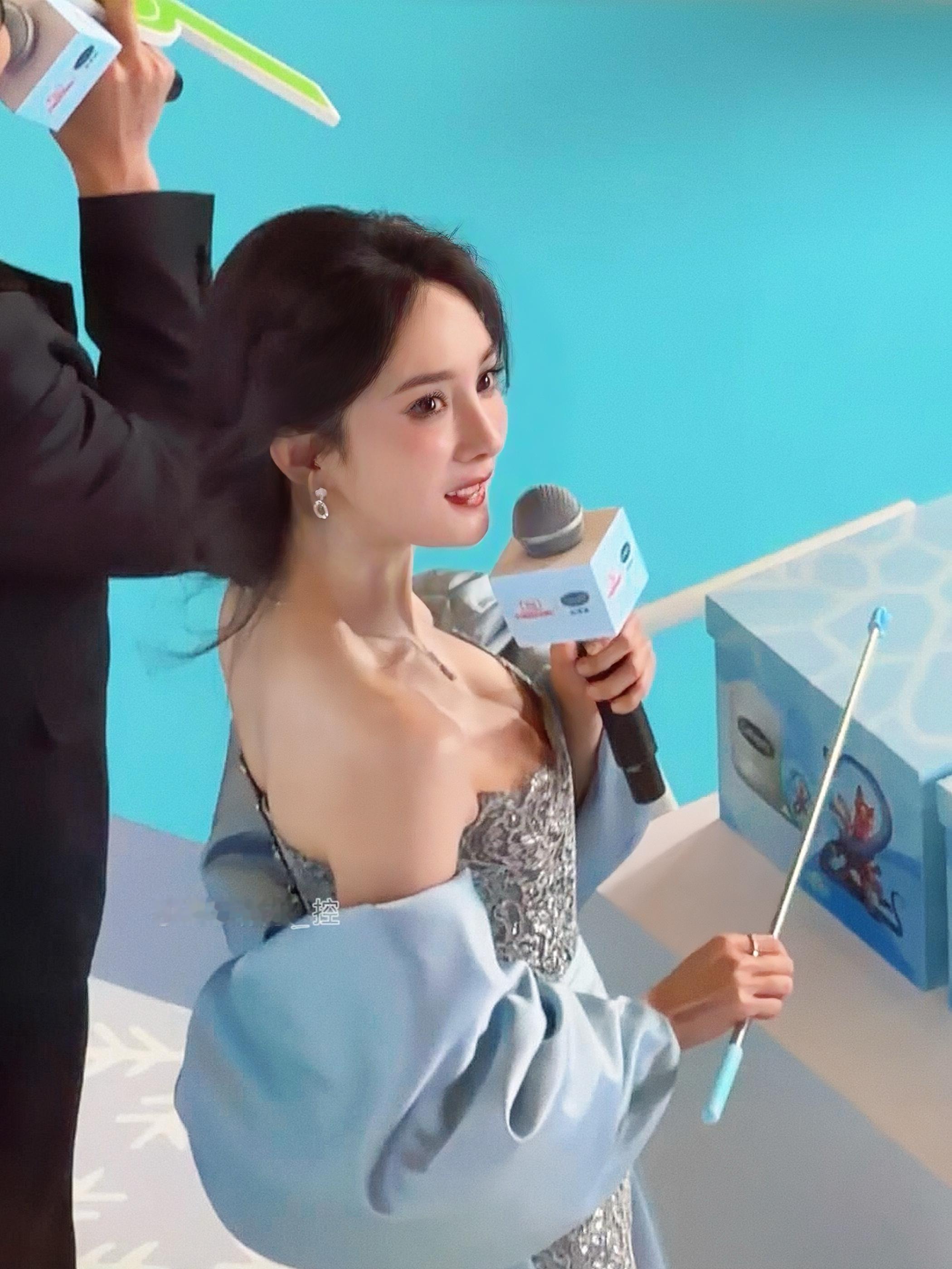 杨幂环球港·丝塔芙活动生图