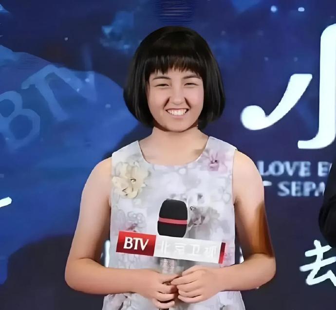 张子枫，从青涩少女到如今模样，女大十八变在她身上悄然展现，气质渐显不同。