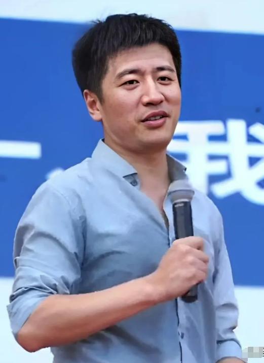 简单查了一下张雪峰的人生轨迹，不查不知道，查完只有一个感受：普通家庭的孩