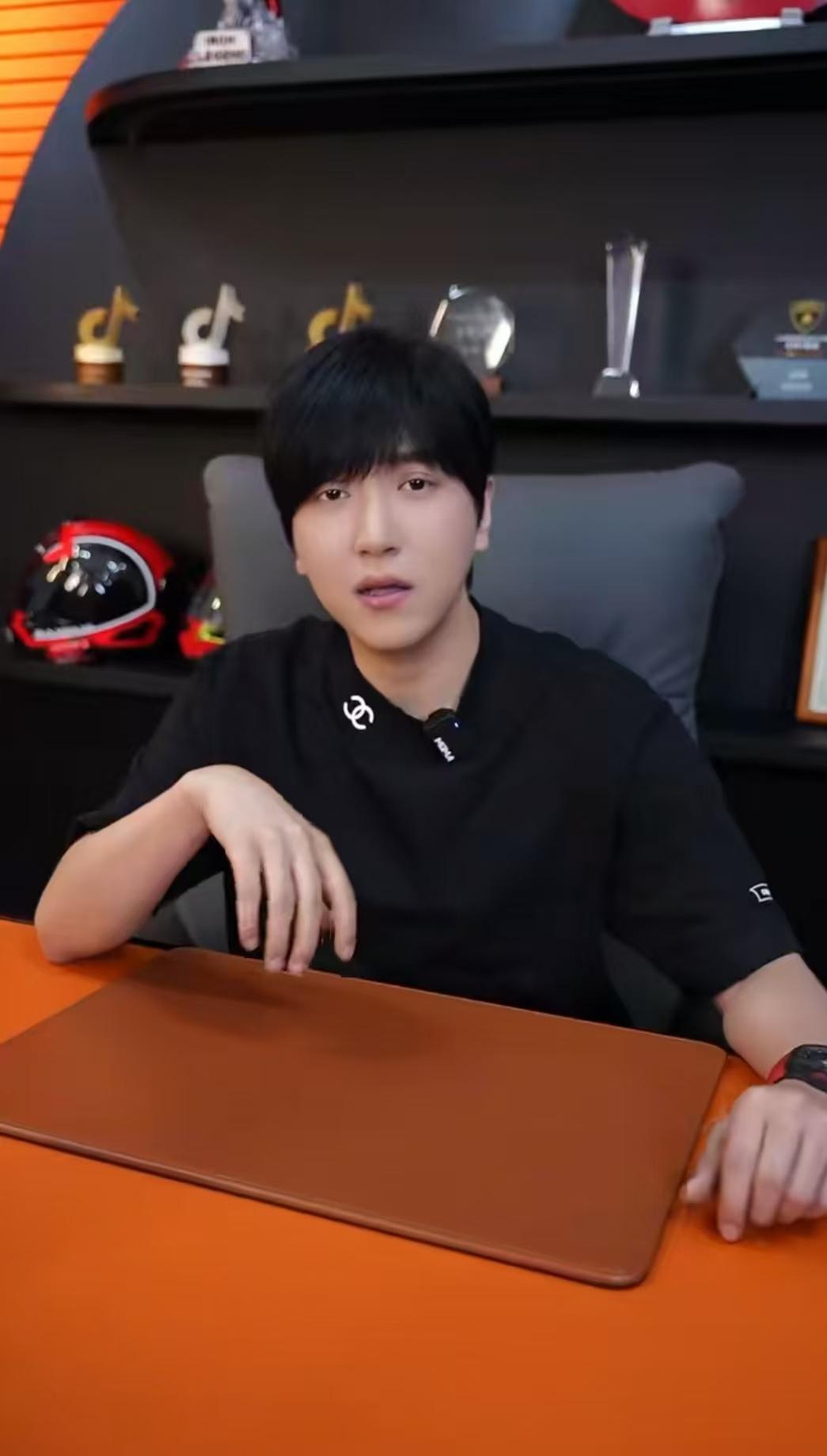 白冰偷税被罚1891万。很多人说：他真有钱，罚款都够我挣一辈子。可你算过没有，