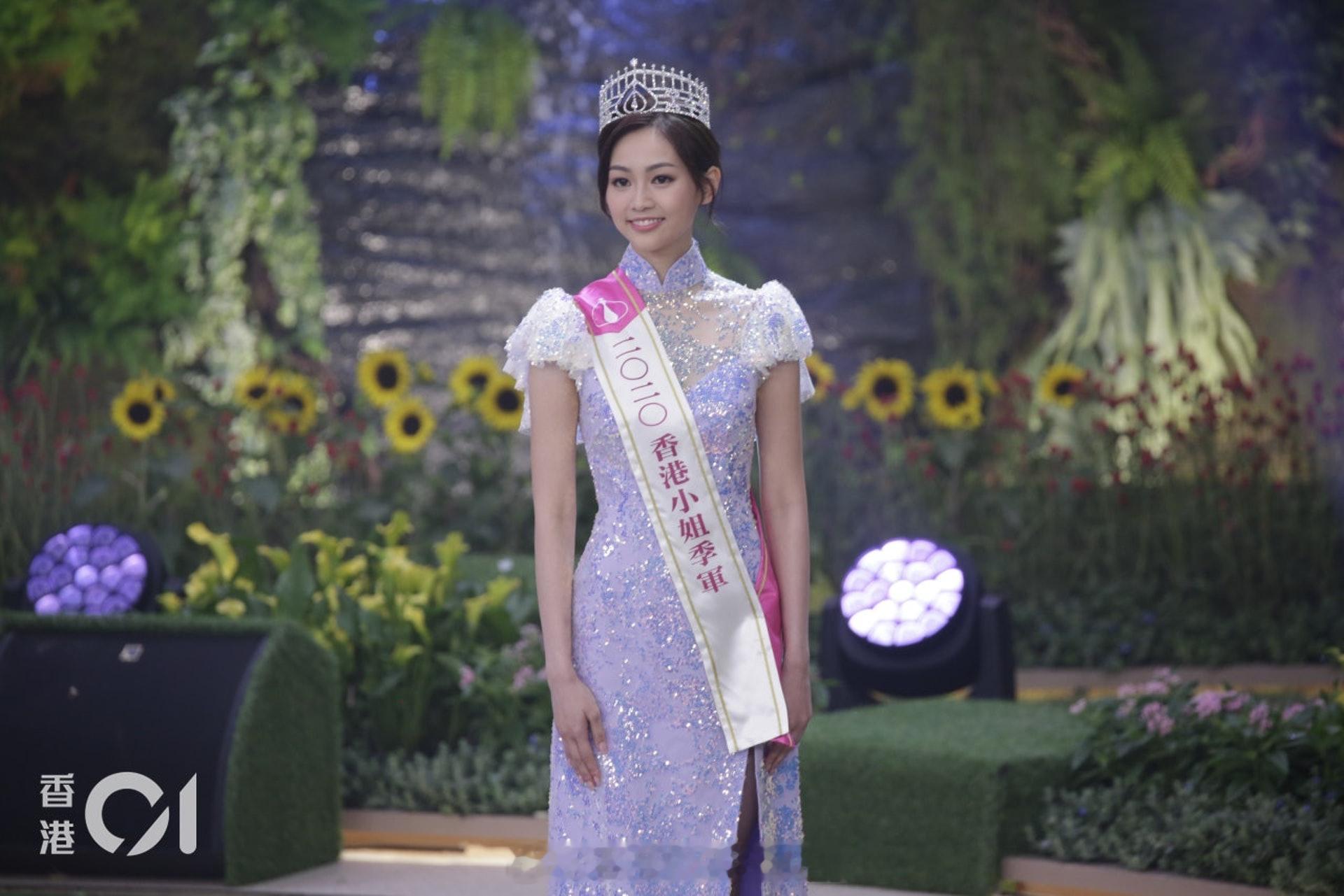 TVB力捧清纯小花突晒低胸相发感性文疑陷情伤　本人亲自回应|香港01现年27