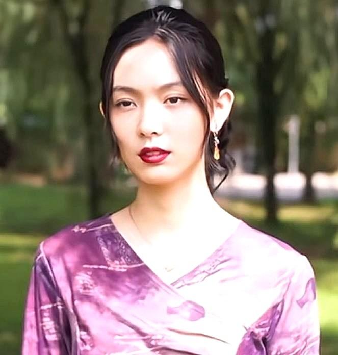 《树影迷宫》迎来大结局：18年后，田畅指证父亲田浩。田浩交代罪恶：掐死张丹因她