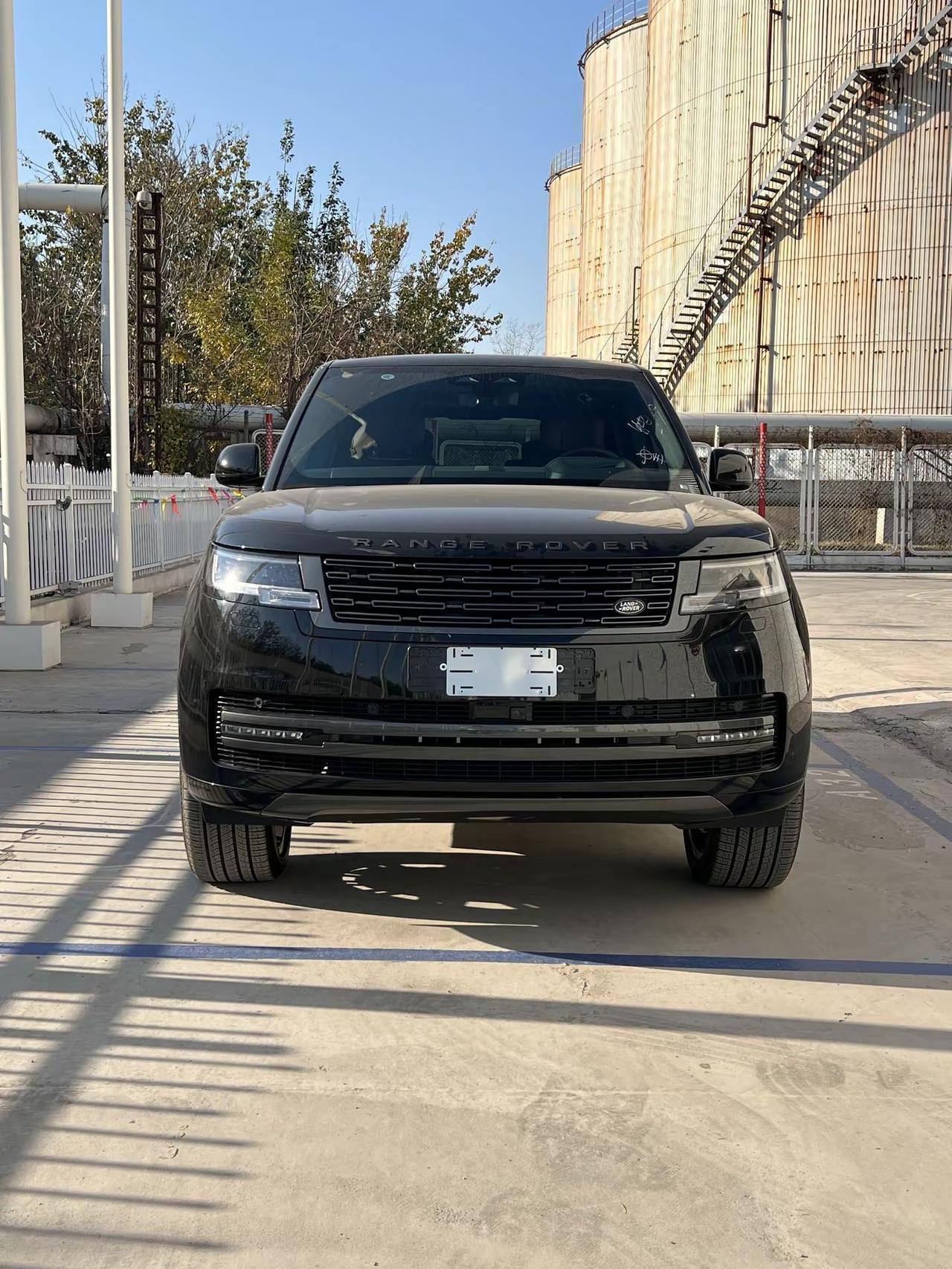 这才是真正意义的虎王530匹马力。路虎揽胜