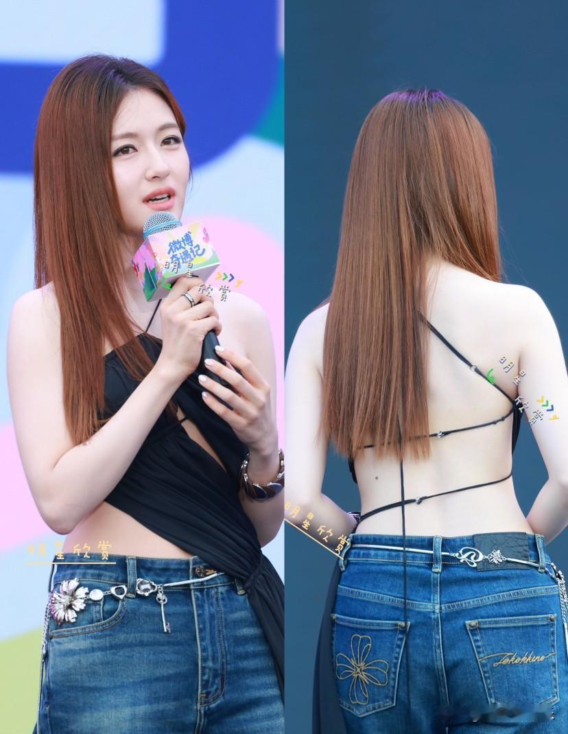 李兰迪这衣服没看懂…不明白他的团队总给他弄一些不适合的衣服…我