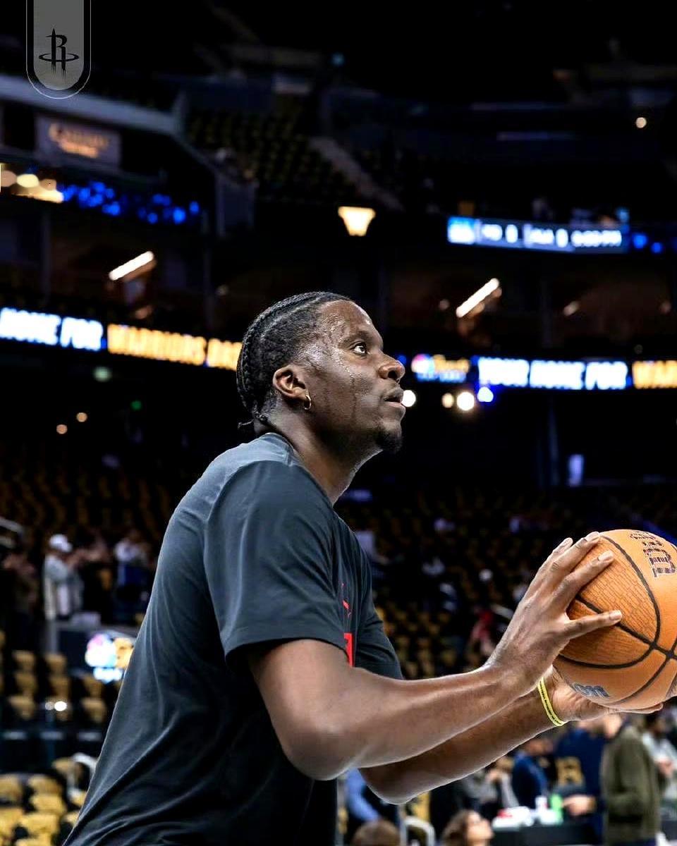 曾经的抗勇战士终于回来了，卡佩拉等这一刻等的太久了。亚当斯不在，他就临危