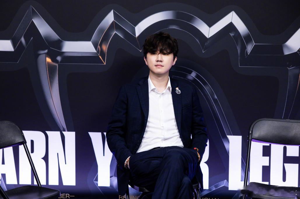 冬转关窗倒计时12天，目前LPL赛区最大的悬念就是iG、BLG主教练是谁，以及i