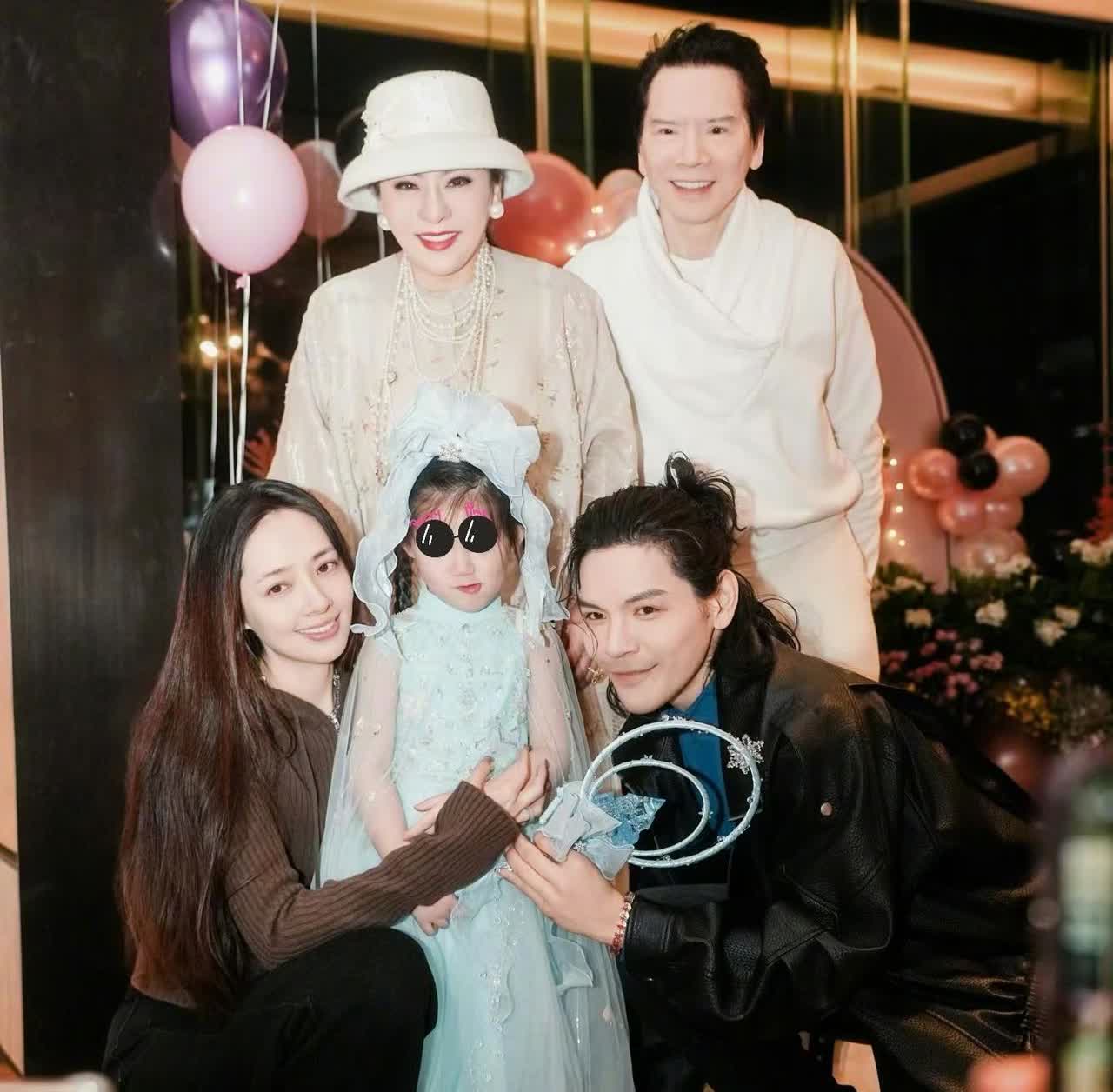 郭碧婷嫁的才是真豪门！郭碧婷嫁向家，向家是真不指望靠她赚钱贴补家用。不像