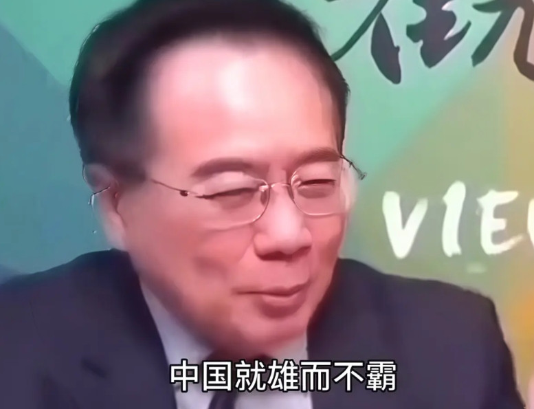 岛内的一些时政评论员，眼光不是一般的浅。蔡正元此前在节目上说：“中国雄而不霸，