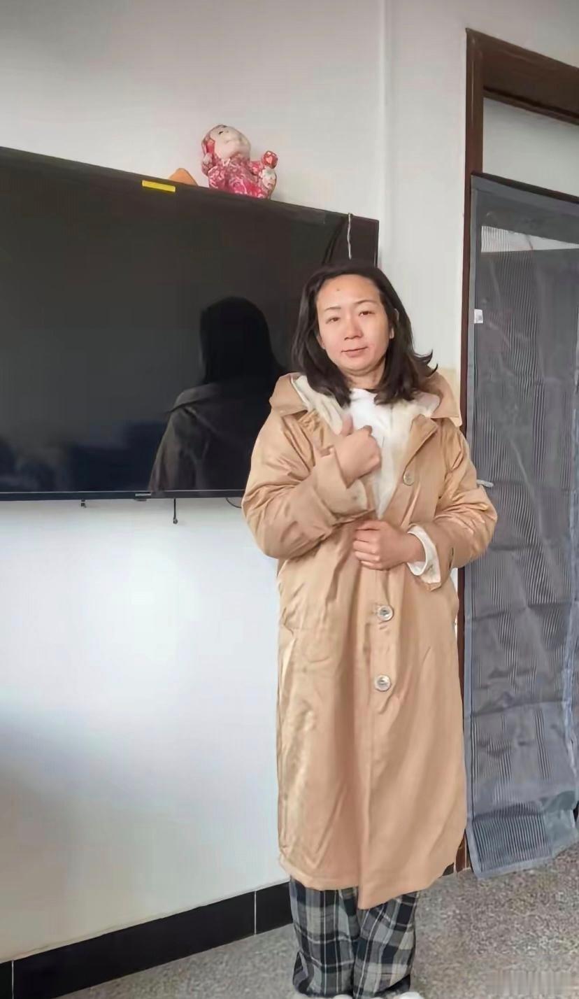 打扮一下，简直换了一个人，所以没有丑八怪，只有懒女人。