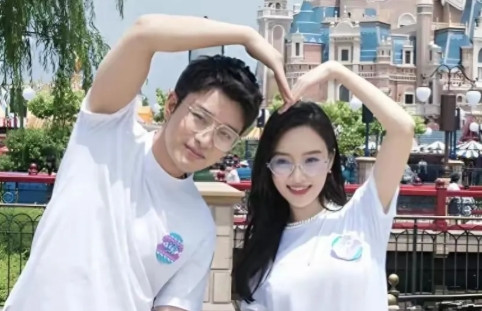 终于等到你，还好我没放弃。彻底释怀的那一刻，贾乃亮和李小璐终于做出了决定。近日，