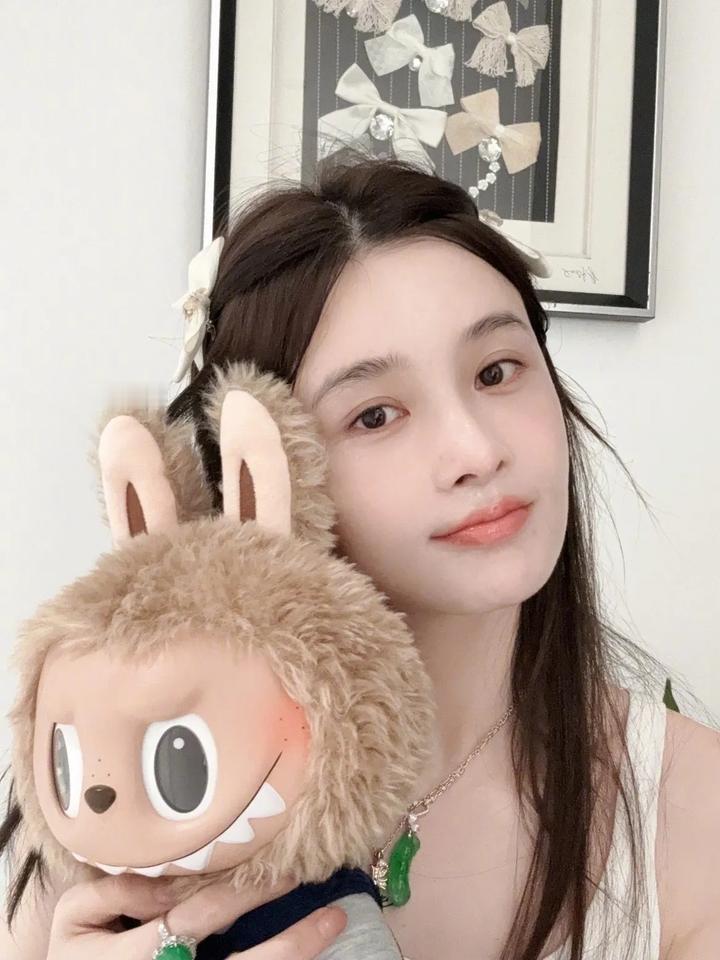 于正也是碰上对手了！这次不是许荔莎，而是赵樱子。赵樱子在直播中称2014年