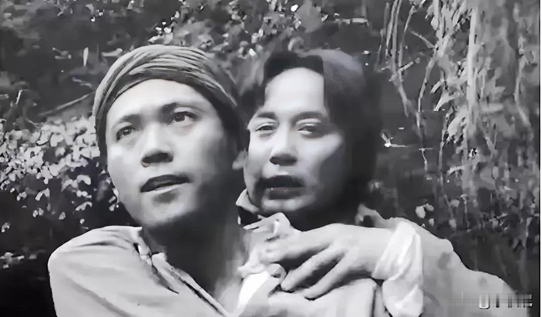 1929年9月的一天，一名赤卫队员背着中国革命的希望狂奔，成功转移脱险，或许这是