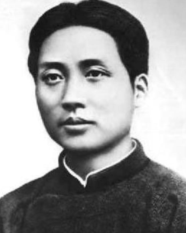 1921年，两特务拽住毛主席问“你认识毛泽东吗？找到赏你5块大洋。”毛主席却说“