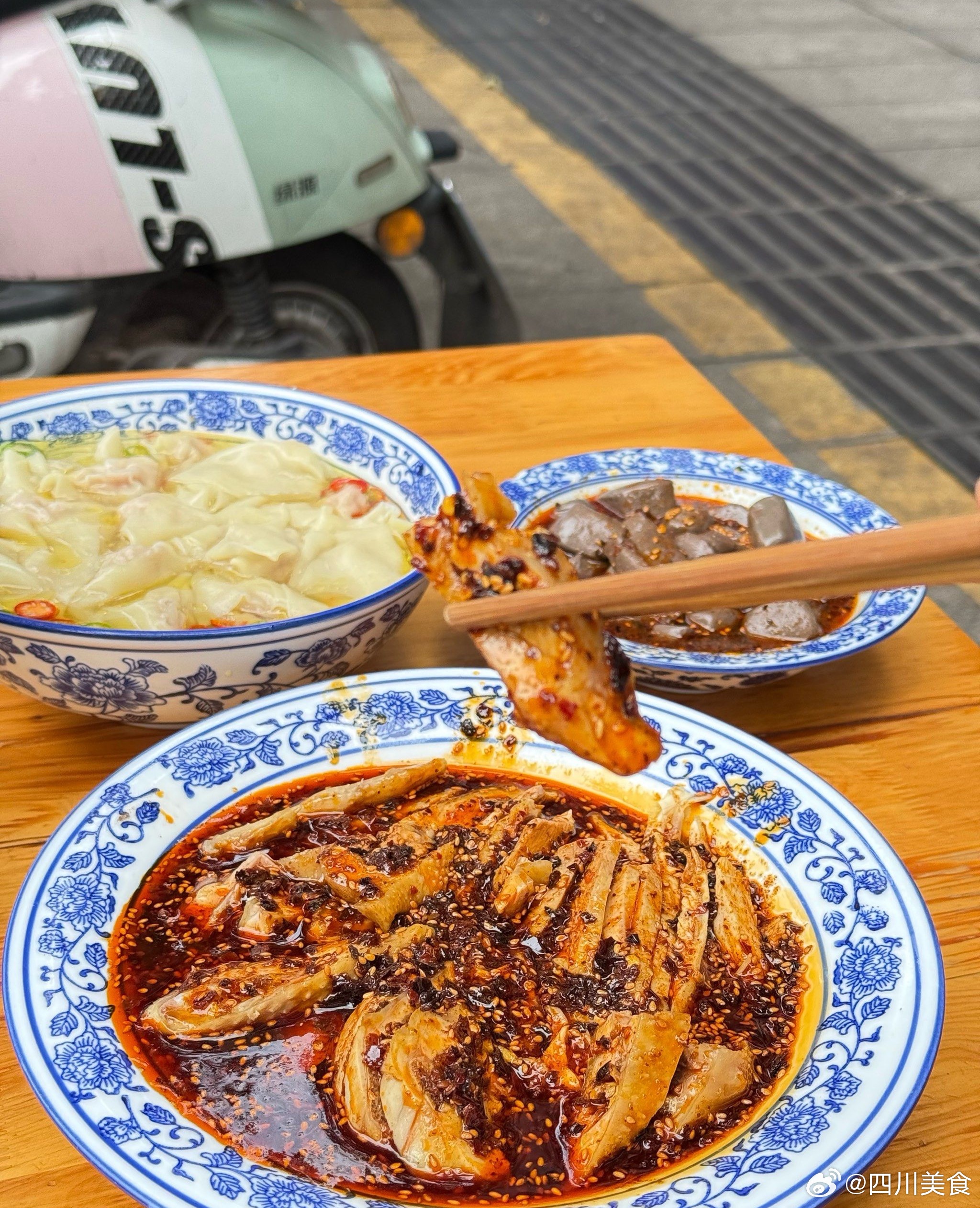 四川小县城雅安天全县天全就是个藏在山里的天然氧吧，森林覆盖率超高，开在318国