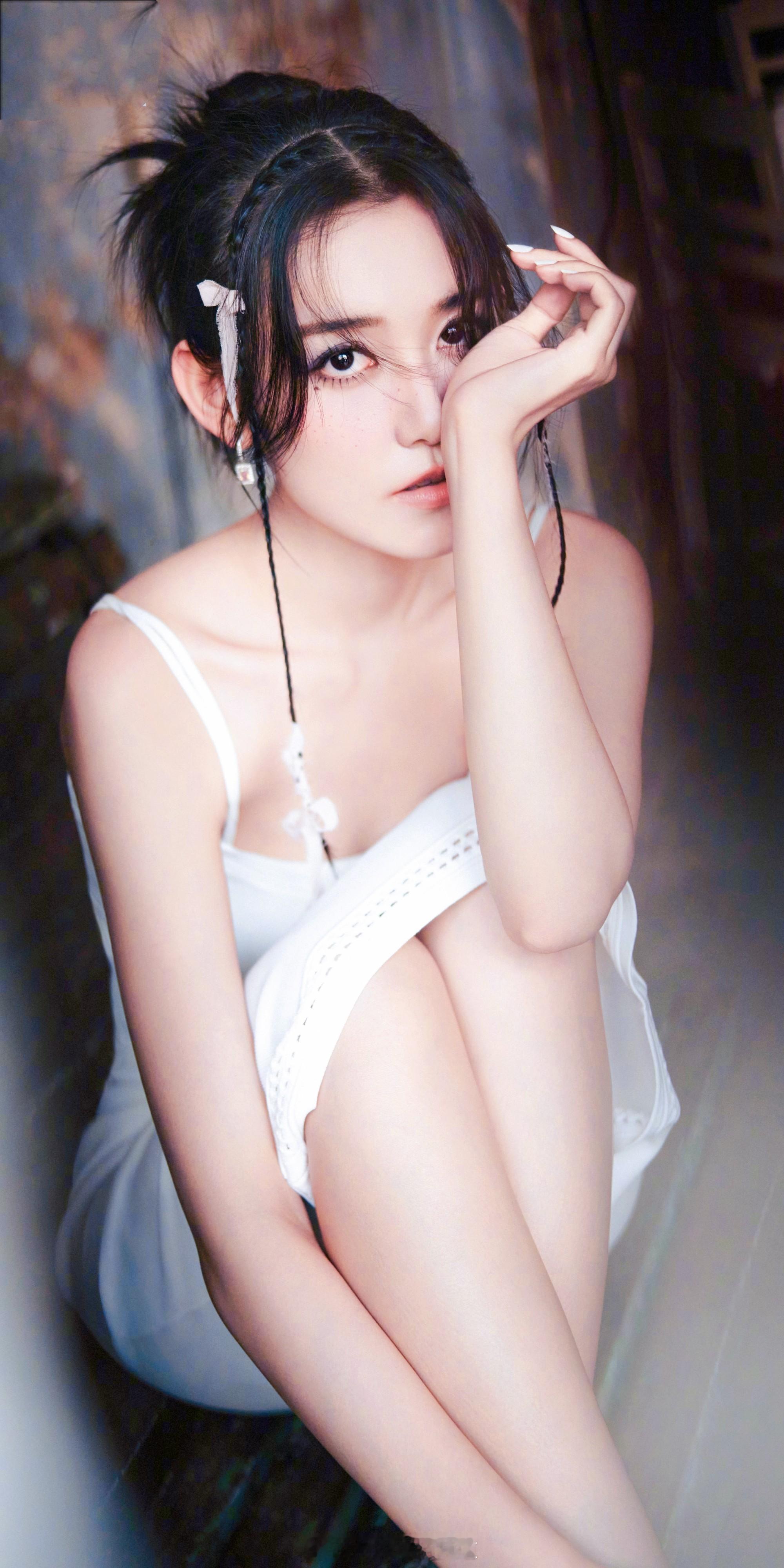 蒋依依男人装元气大片