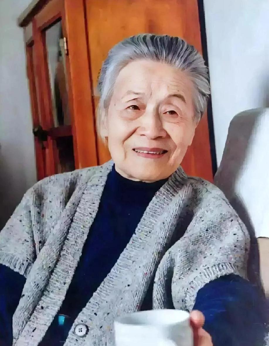 非常通透的一段话:“你活着的时候,没有几人在意你。你死了以后,也没有几个人记住你