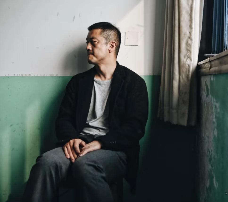 李亚鹏如果不做演员的话，应该会是一个很好的作家或是诗人，他的文笔实在太好了。