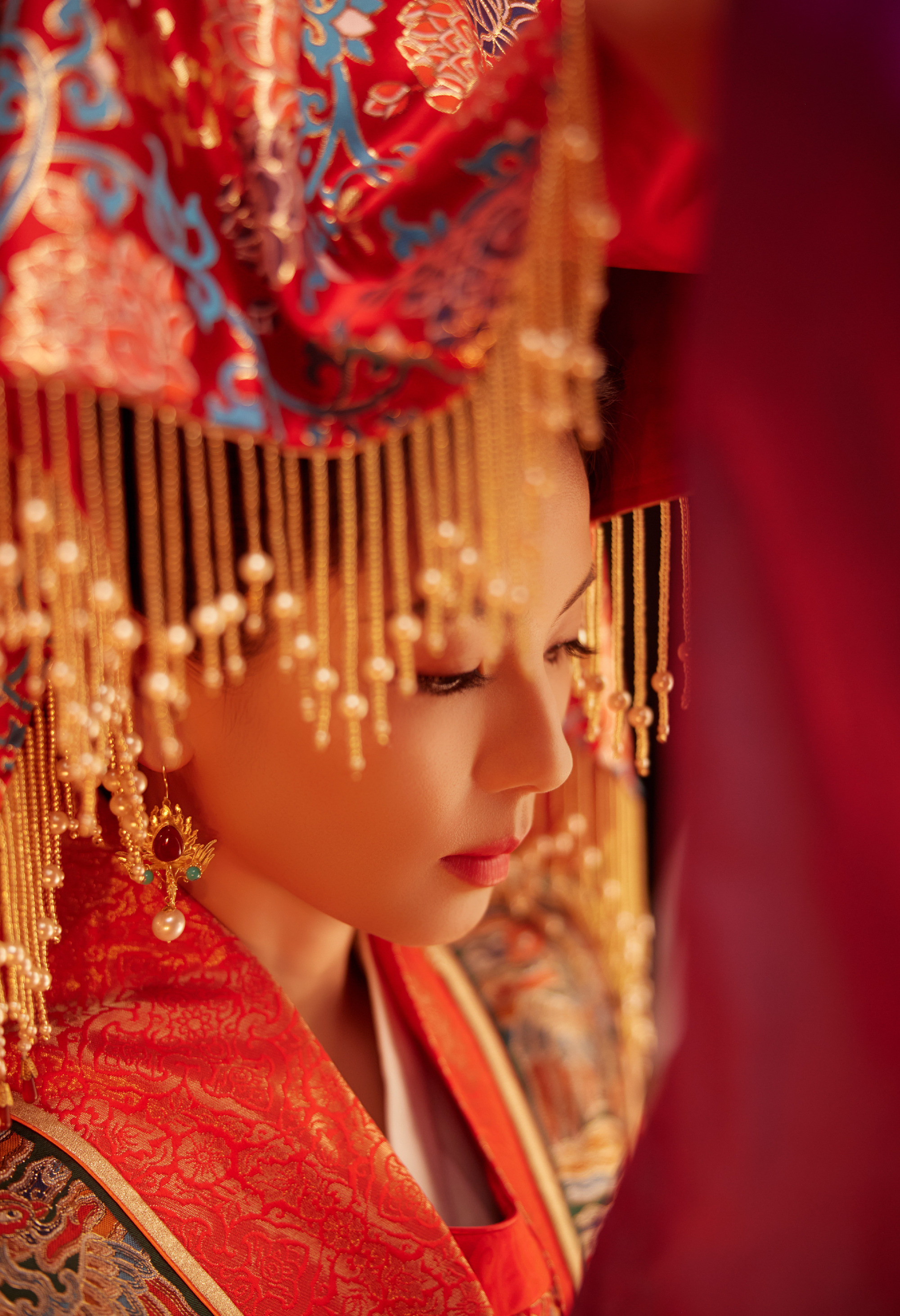 刘涛中式婚服：凤冠霞帔许诺一生深情，三世离合只盼此刻永恒​​​