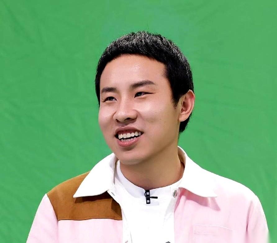 谁能想到啊，徐志胜这辈子最大的“滑铁卢”，竟然是几根香肠。真的，我刚才刷到那个