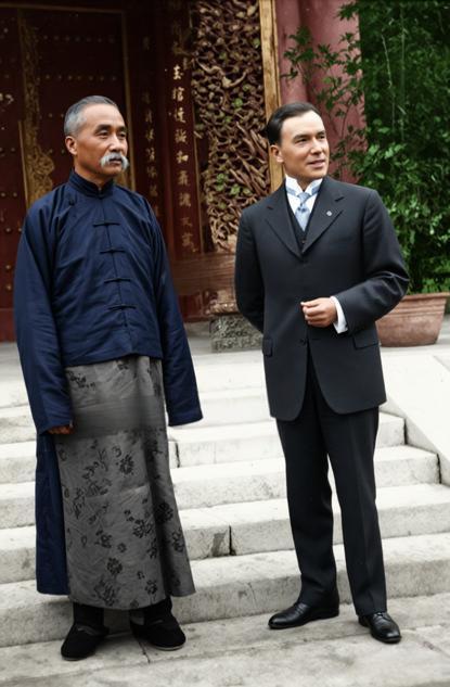 1921年，北京协和医学院落成，左边身着传统长袍马褂、留须的中华民国大总统徐世昌