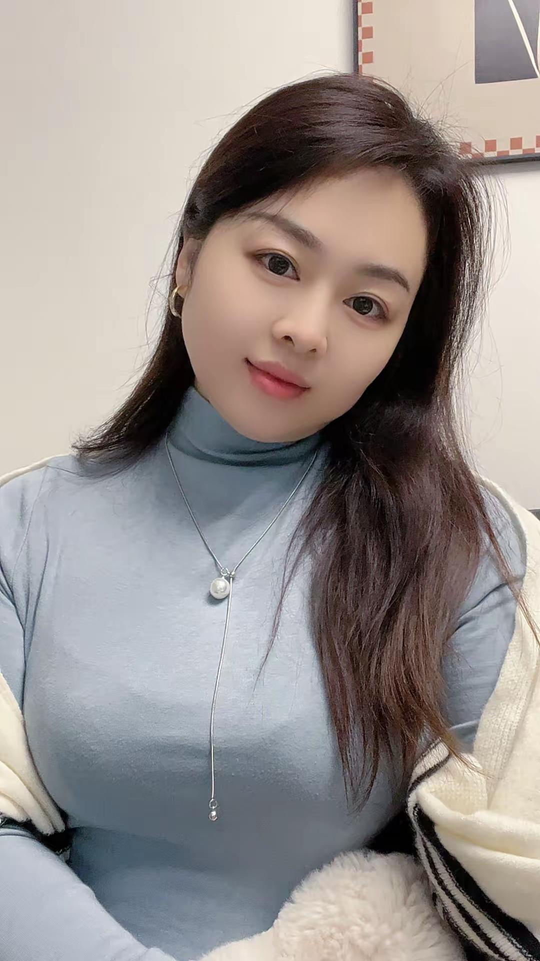 马上26年我就38岁了，这个年纪还有谁没有结婚的恐怕只有我一个人了。结婚年龄焦虑