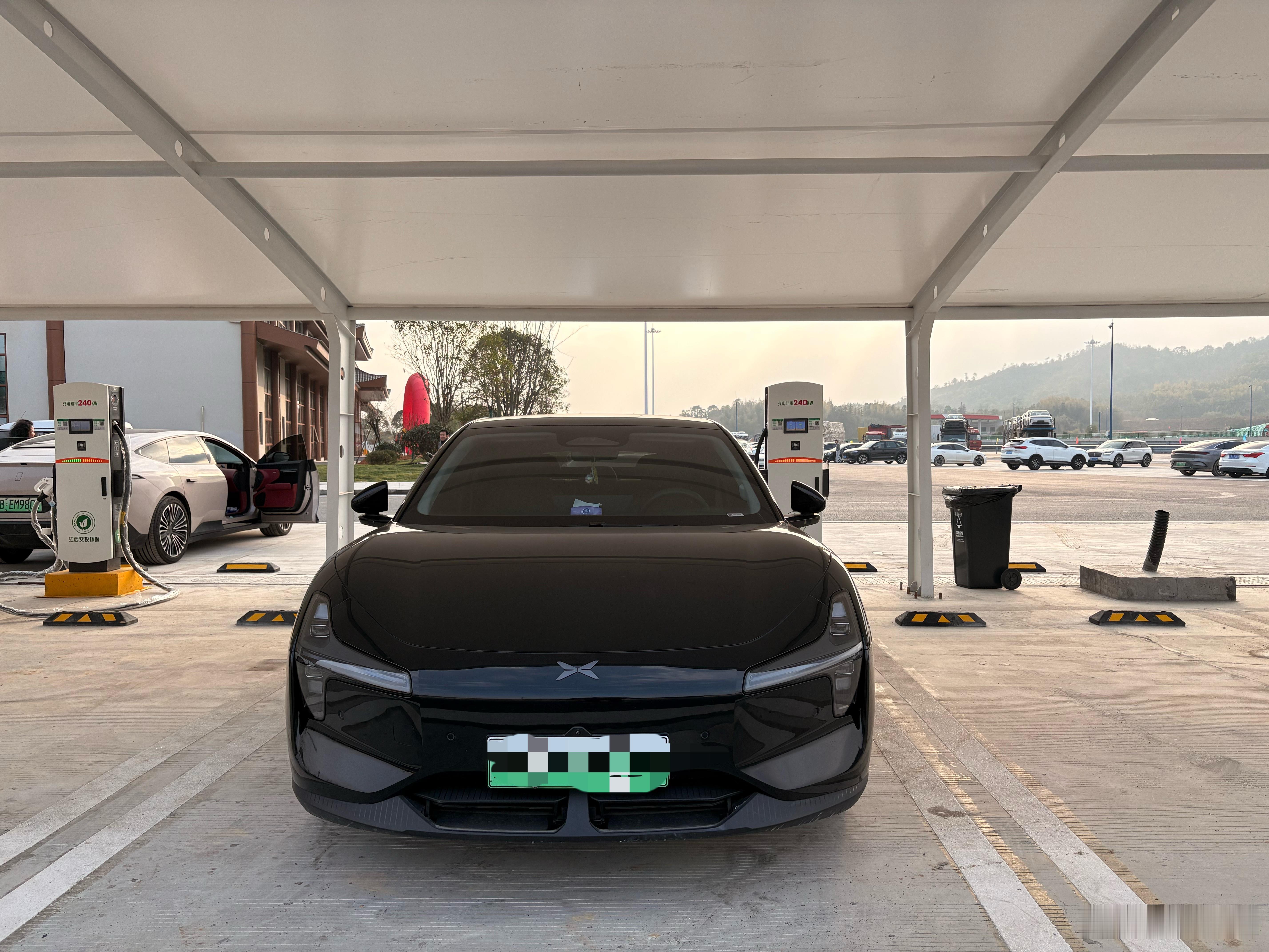 前几天回了一趟老家，开着我的小鹏MONA全程大概200多公里，说几个大家关注比较