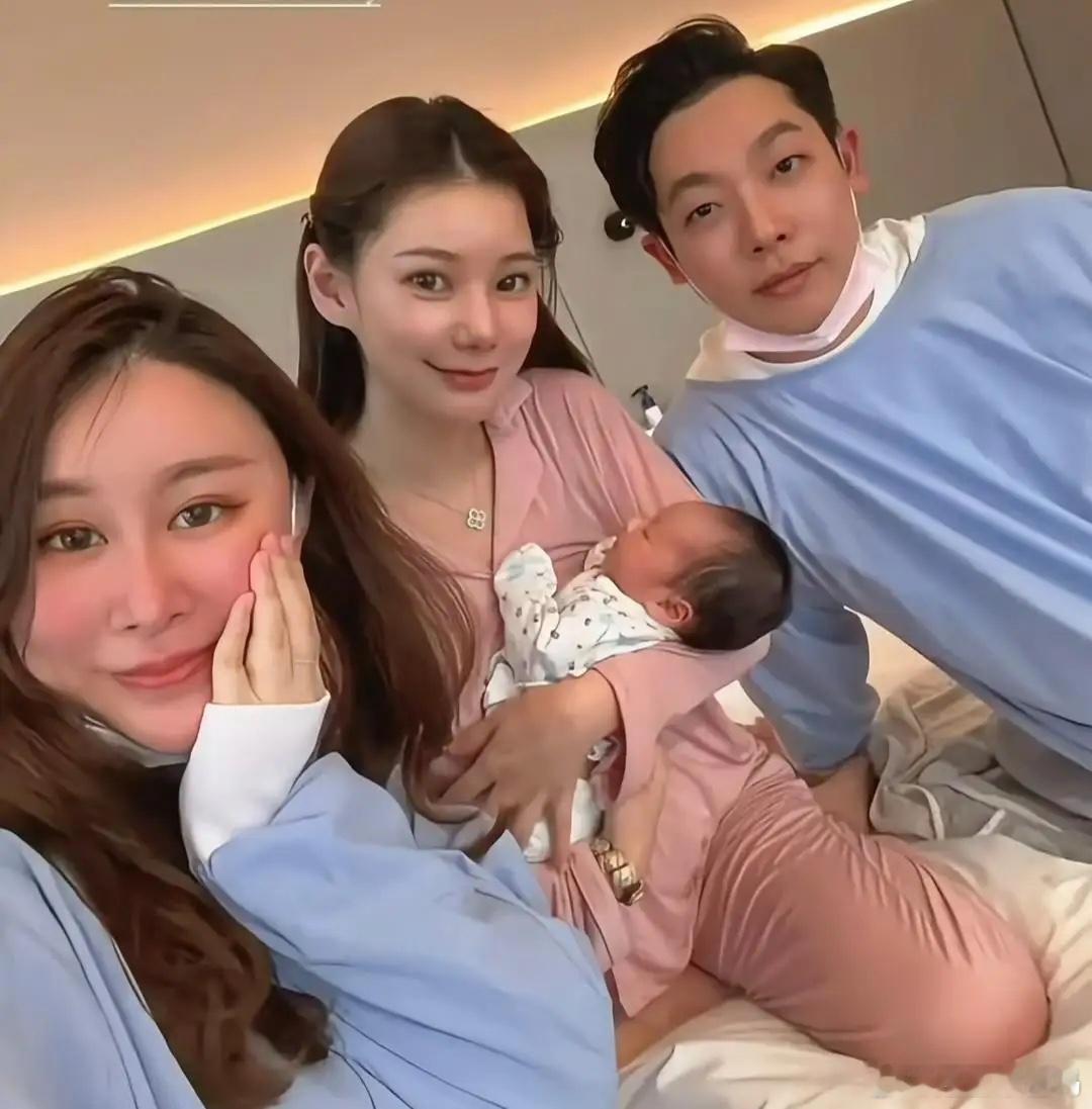 汪小菲妻子马筱梅晒出在月子中心的生活照。她看起来状态非常不错，脸色红润，身材恢复