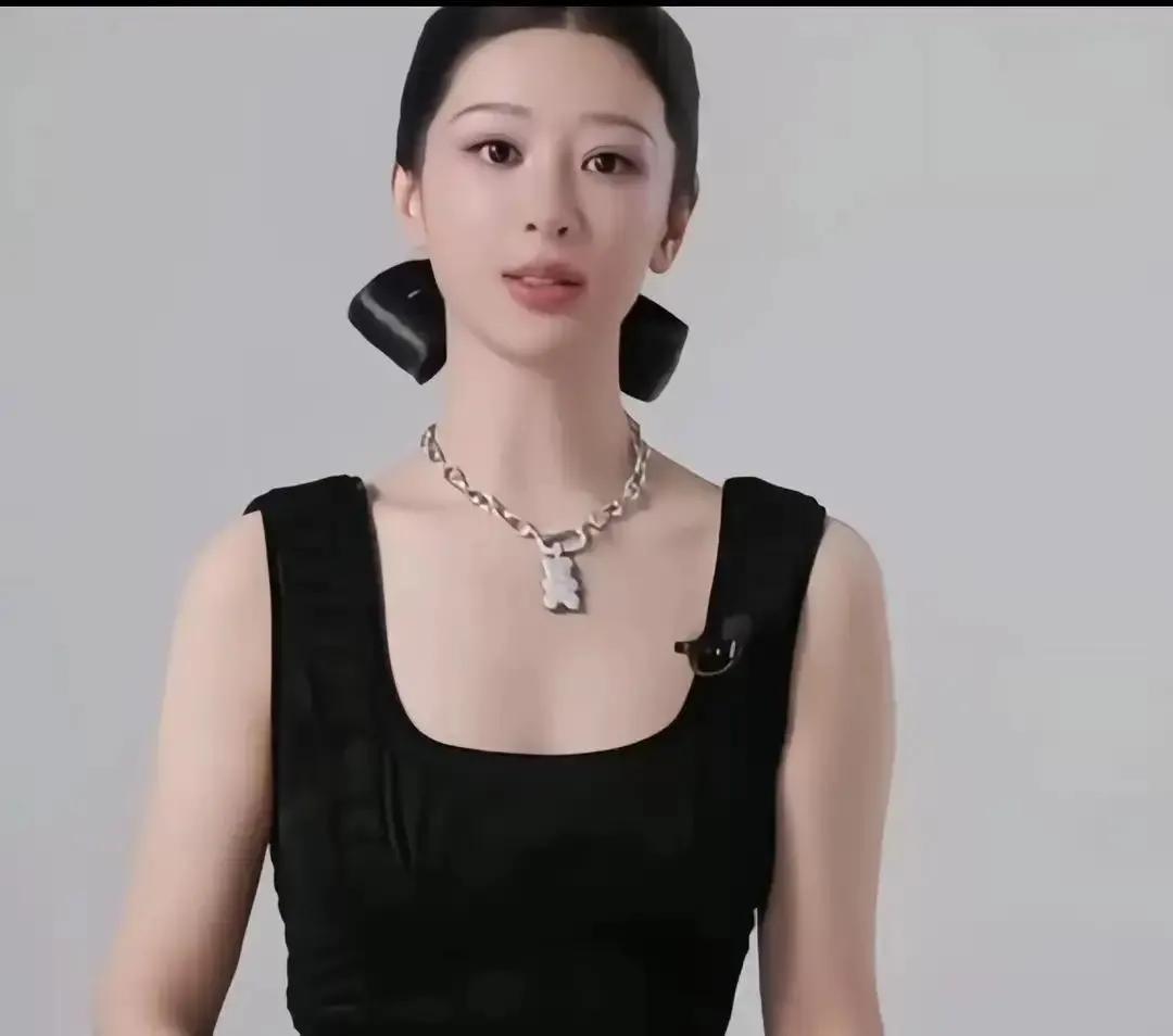 不管什么时候看到这个视频，每个人都会背后发凉吧。这视频的画面地点是在柬埔寨木牌