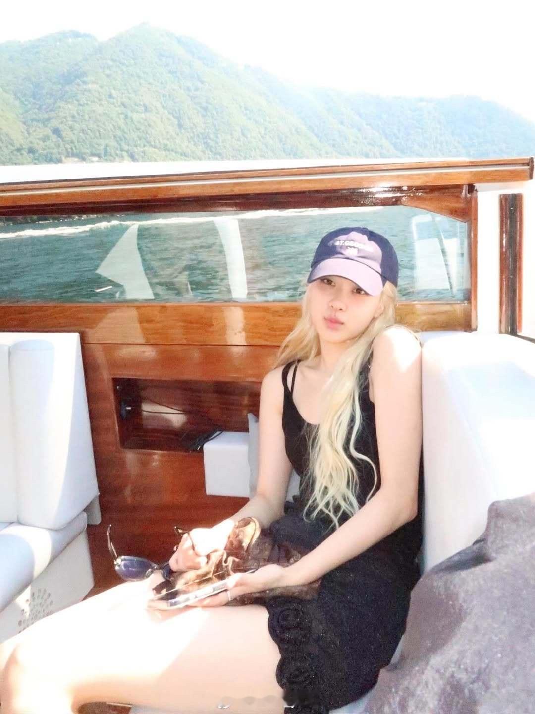 朴彩英度假照​​​