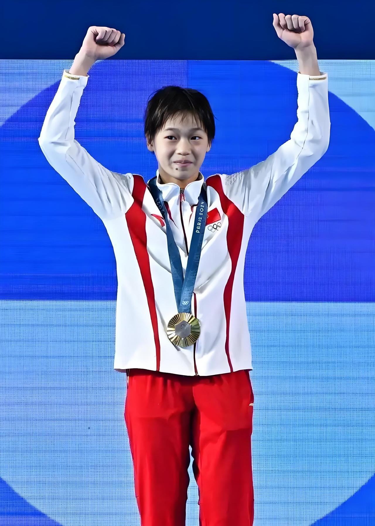 全红婵本场比赛发挥正常，成绩第五，与新搭档第一次在大赛中同场发挥。全红婵