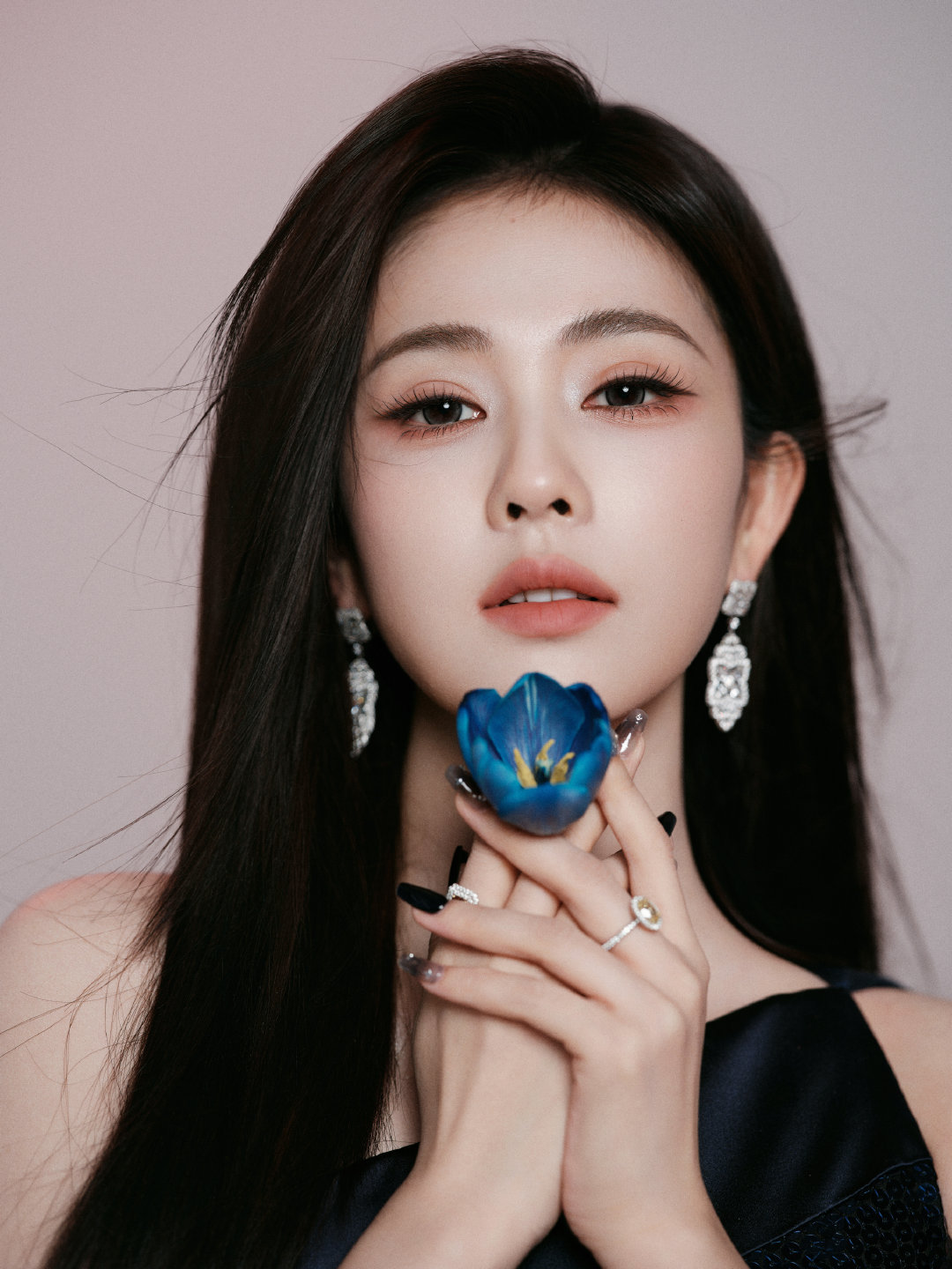 #白鹿什么时候出图#顶流剧花的魅力＆影响力独占星光，先来欣赏一下女神以往线下风采缓一缓#白鹿BAZA