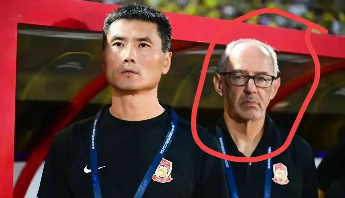 有点想不明白的是，邵佳一的恩师毛雷尔可是前德甲球队慕尼黑1860的主教练，他为什