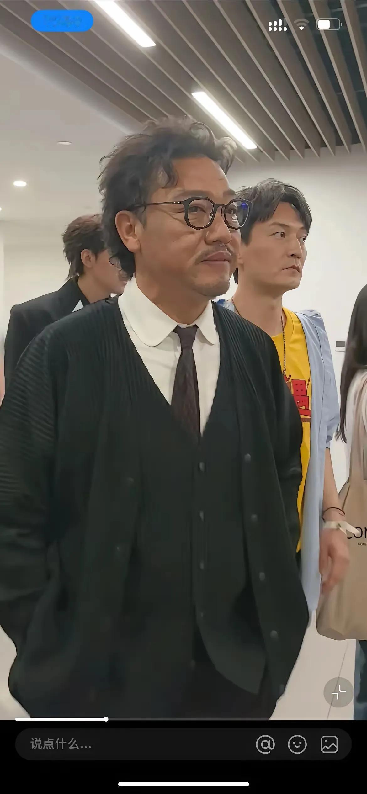 贾冰和沙溢走一条路线了中年油腻男减下来更加不好看其实原本胖胖的挺好看的挺有喜