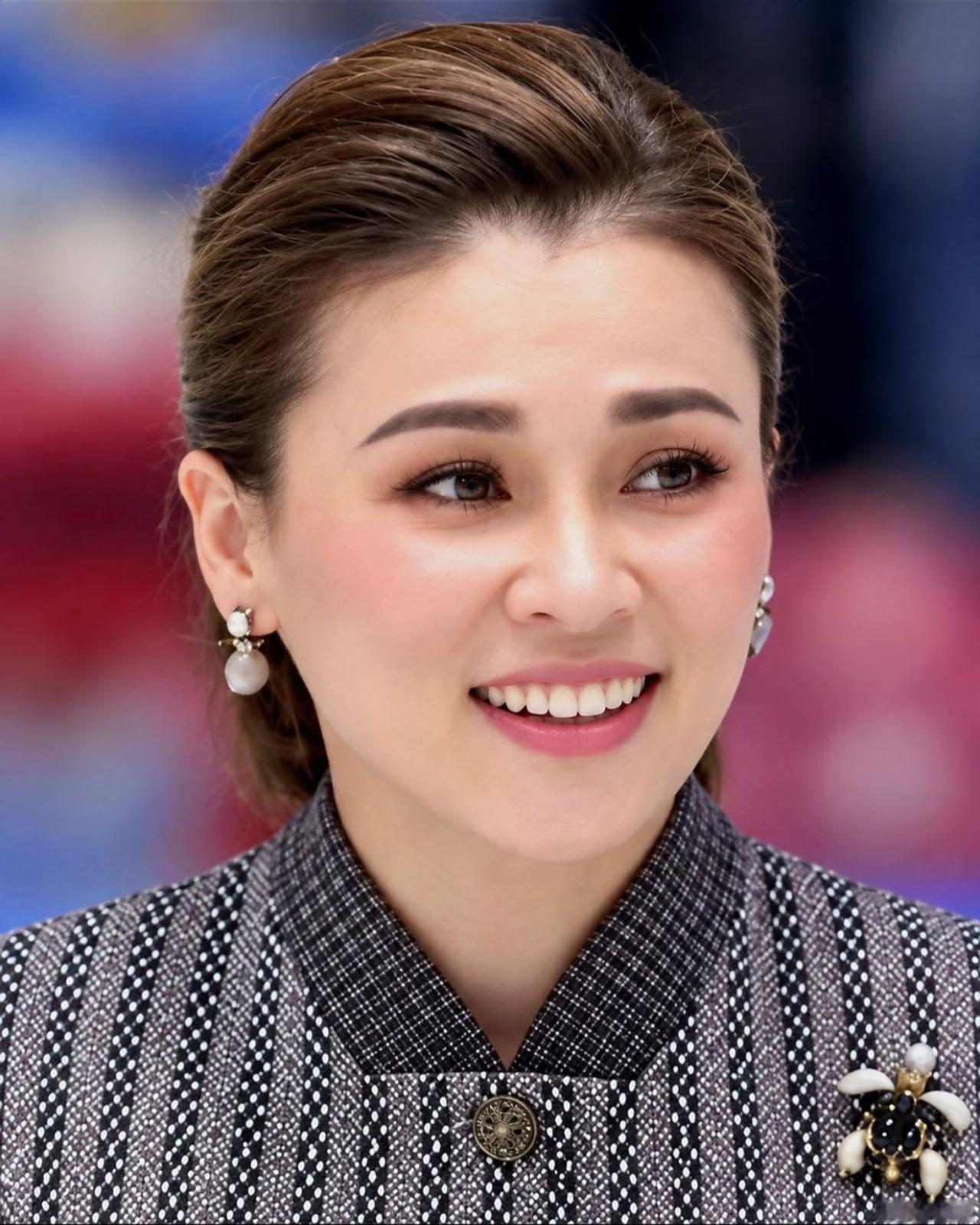 苏提达王后是中泰混血，五官大气明媚苏提达，中泰混血，长得大气耐看，气质不输贵妇