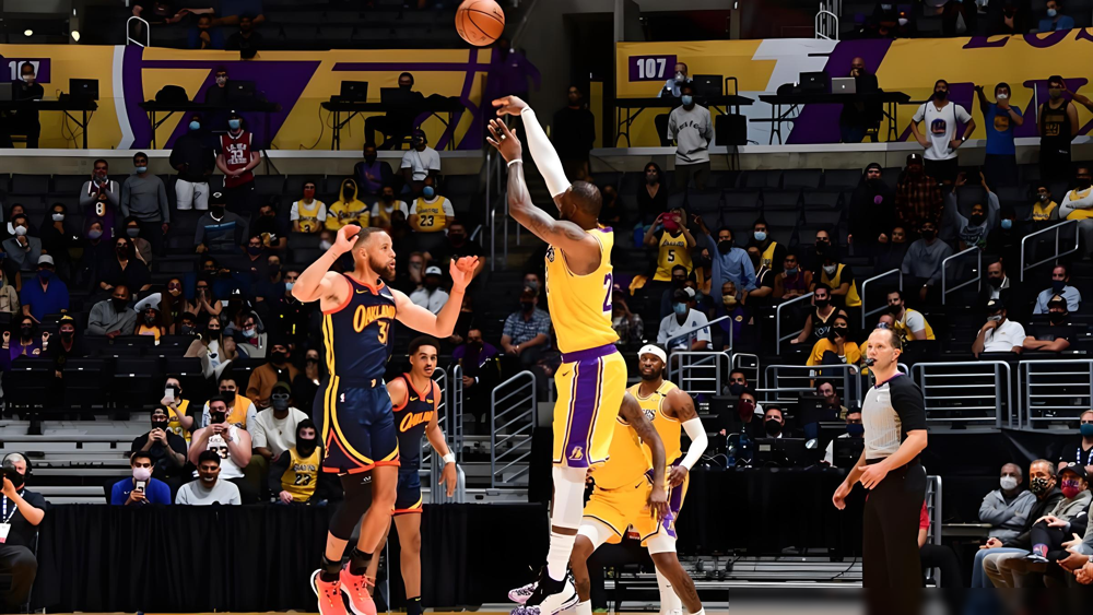 都以为文班亚马要踩着约基奇上位，结果NBA硬是为这俩怪物改了规矩。以前评一阵死卡中锋名额，神仙打架必