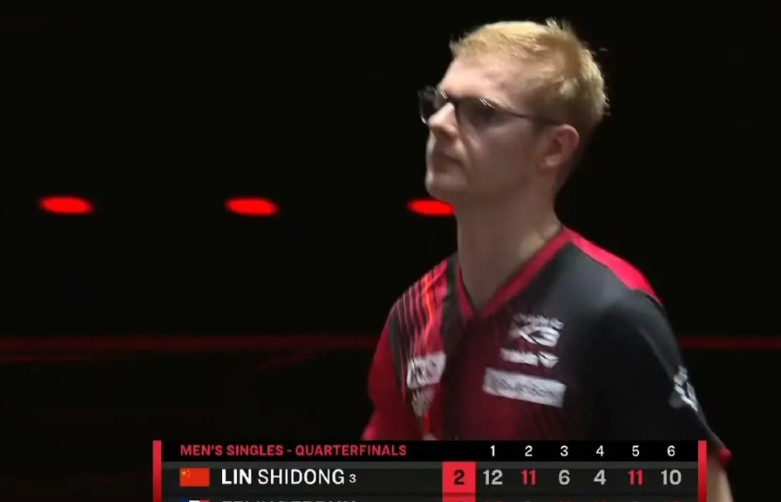 尽管林诗栋顽强地挽救了两个赛点，但还是没能顶住，2-4不敌F勒布伦，无缘四强。