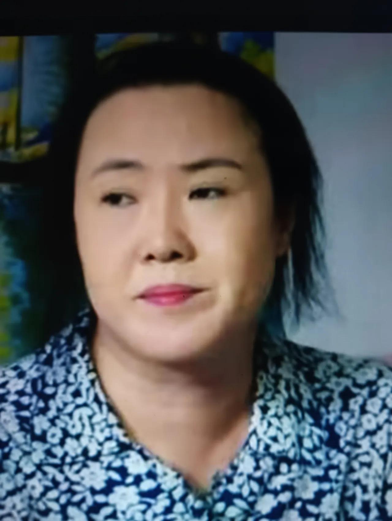 看过《乡村爱情》系列剧的网友都认识她——刘能家的。有网友进孙立荣的直播间，直球