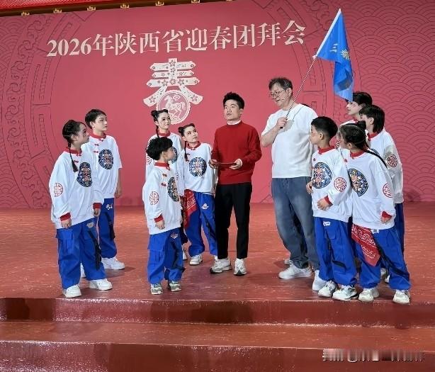 董宇辉身上没有金钱味。33岁董宇辉在参加演出中身上散发的不是让人感觉凌冽的傲气