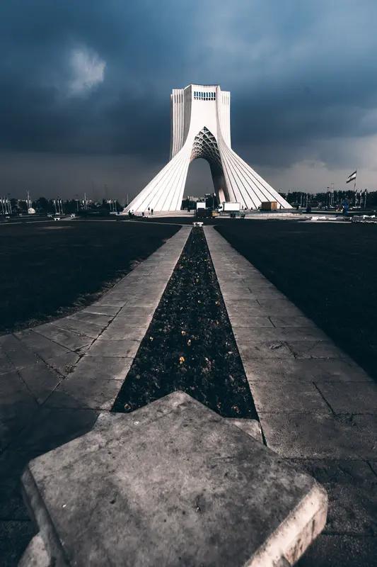 美以一直想摧毁伊朗的导弹能力，连番空袭却都没奏效。这确实表明美以情报能力没那么强