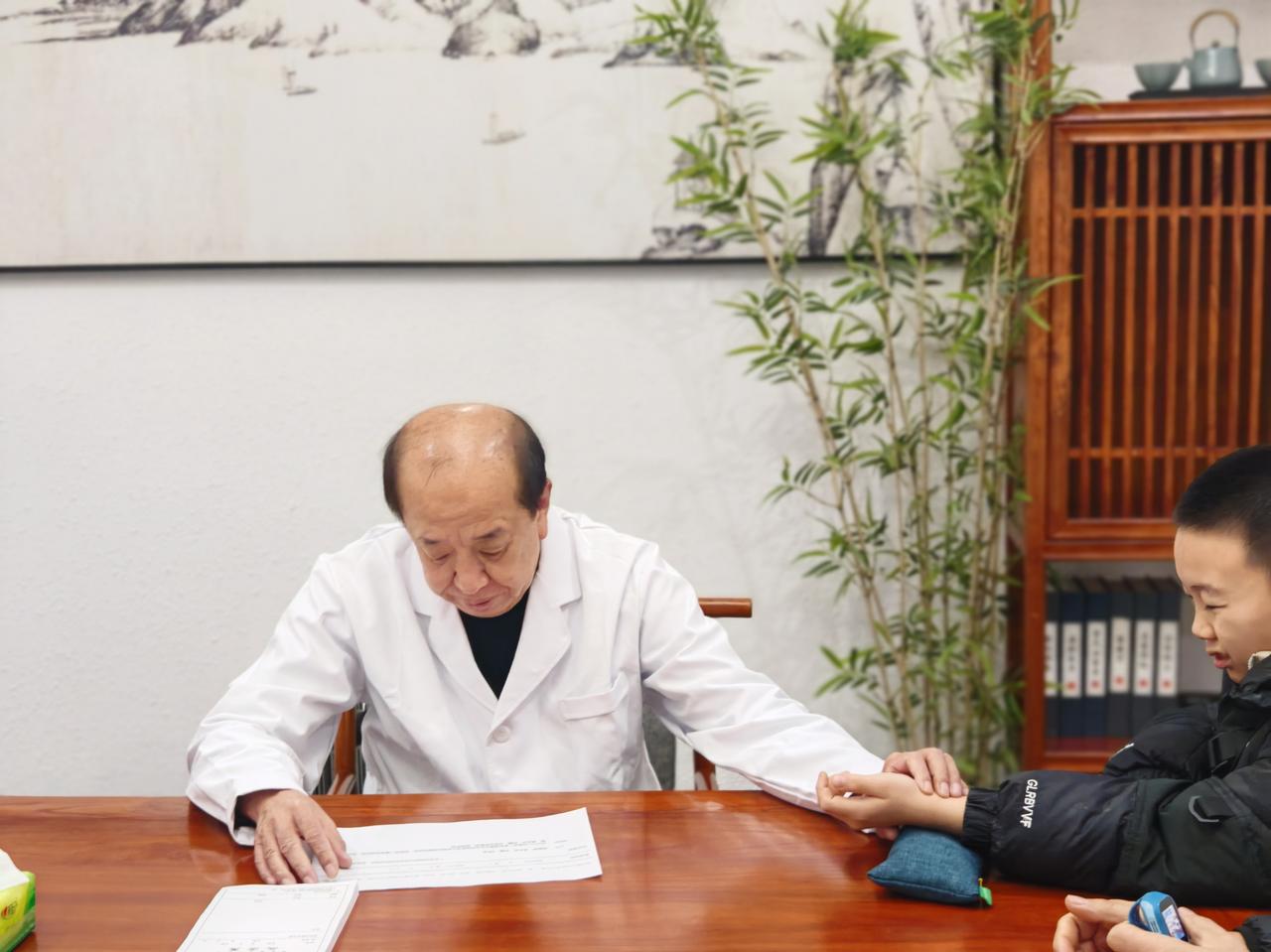 多动症孩子一旦开窍，恢复很快！家长：早知道就不吃那么多药了大家好，我是孟牛安，
