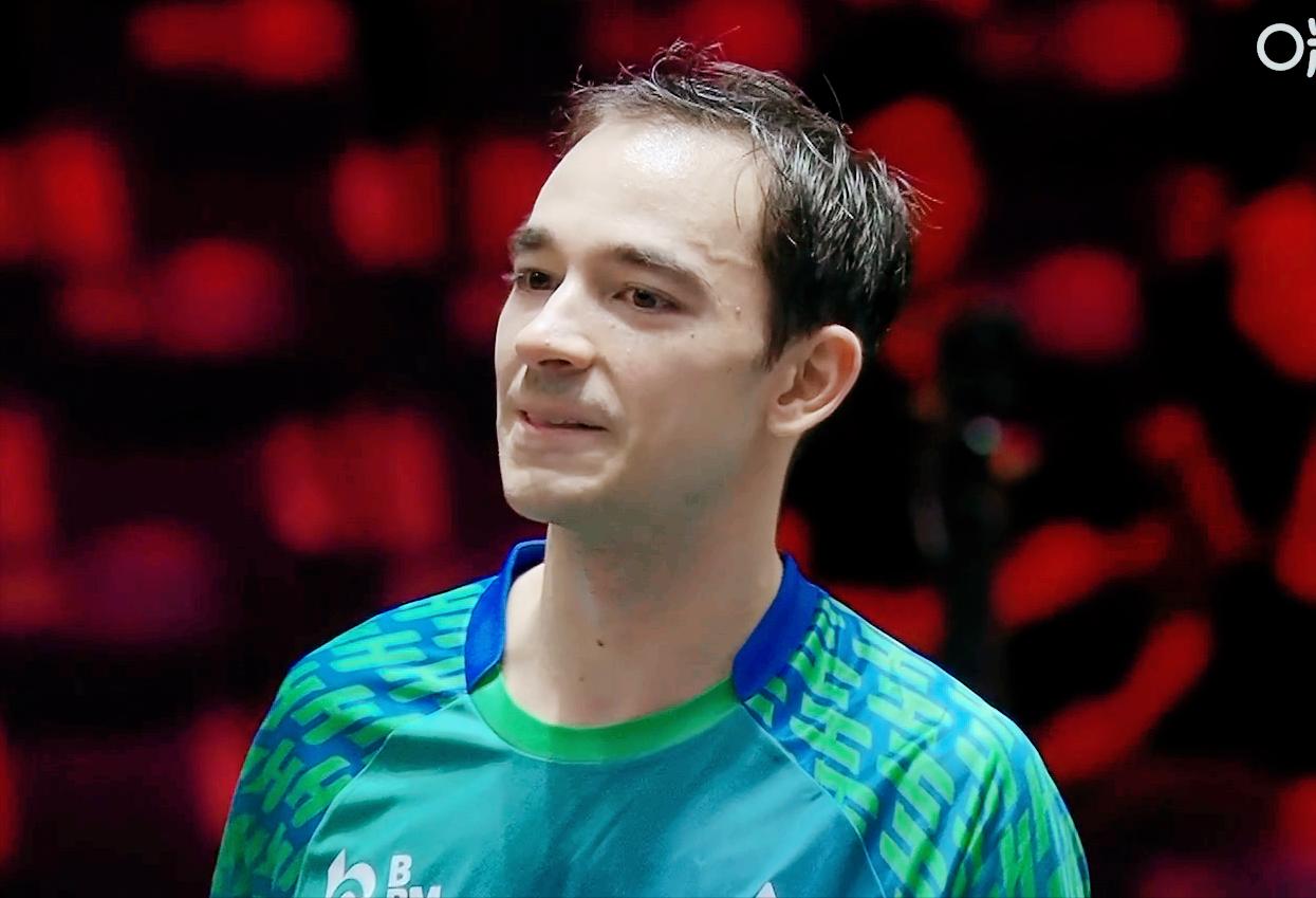 程靖淇太敢说了：雨果从没赢过马龙，马龙就是长短结合，把雨果打懵了。今天陈