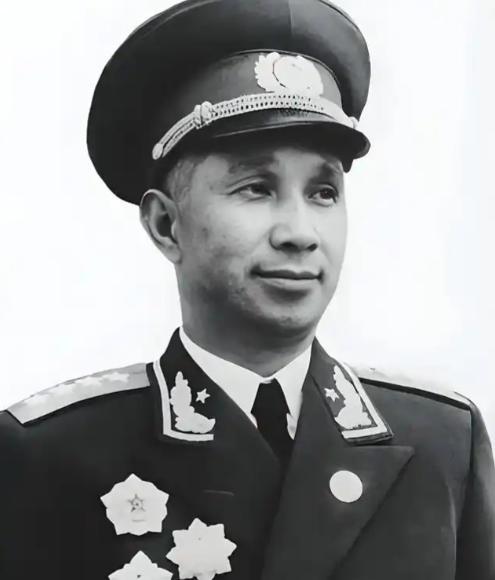 你知道吗？1958年北京那个夏天，一场针对粟裕大将的批判会，开得让人透不过气。轮