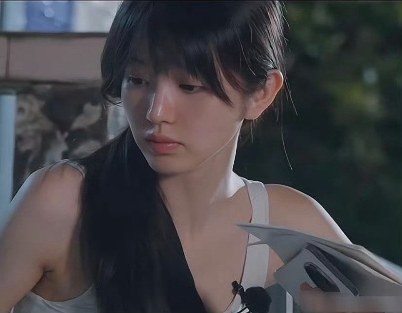 不是，她素颜上节目啊……不是一般的敢​​​