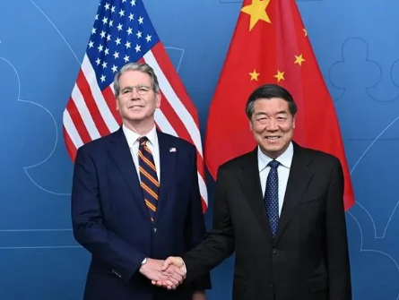 中美：更换“压舱石”过去多年来，大家一致认为，中美关系的压舱石就是双方经济贸