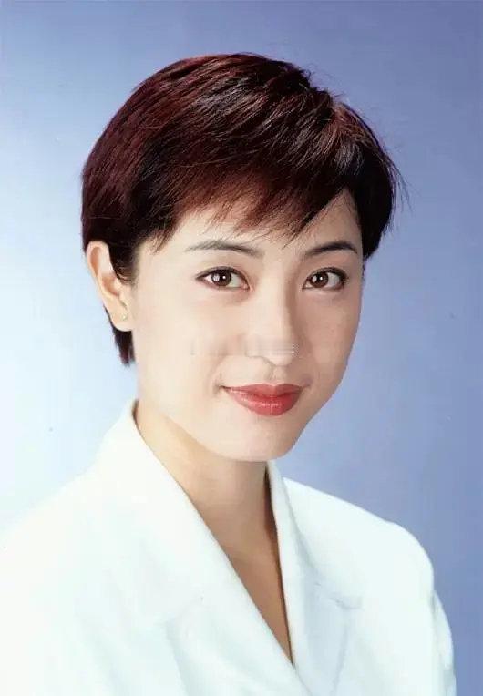 香港女演员的短发不会给我微商感起缘是刷到这张图众所周知香港影视剧经常有短发女主，本人看tvb也见识过