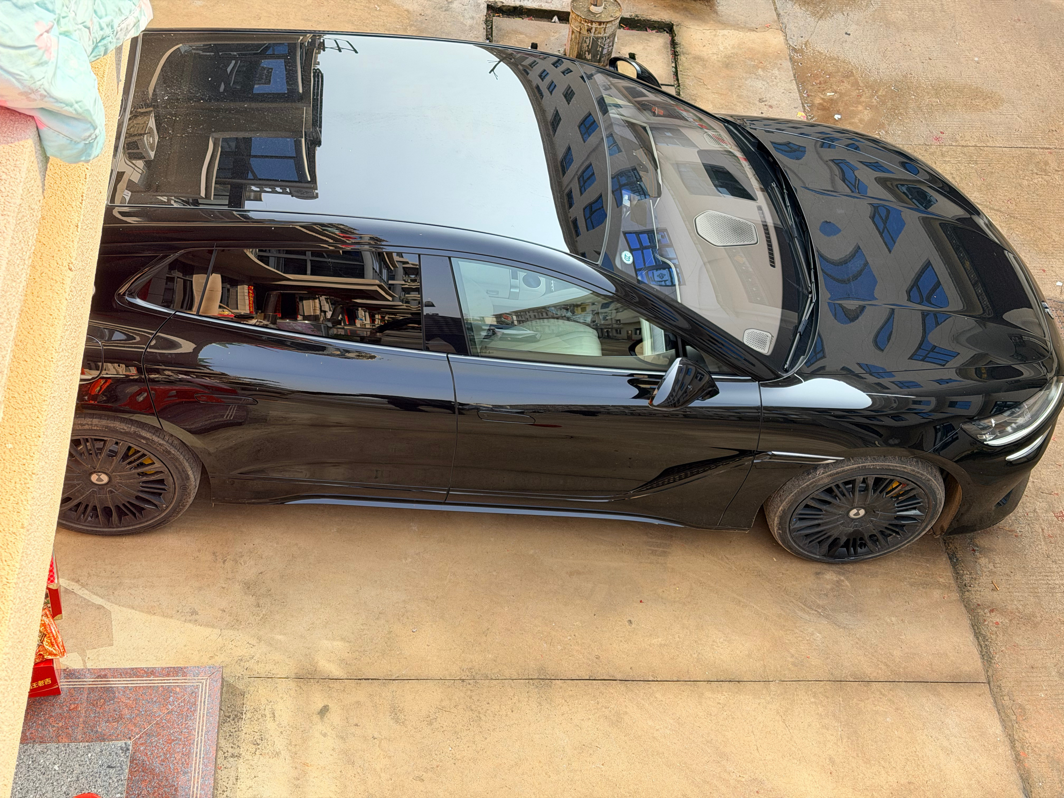 这角度应该是腾势z9gt最帅的角度，豪车还有的样子