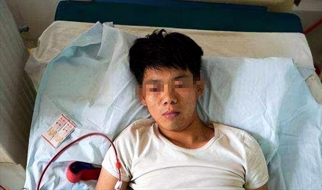 2011年4月，17岁的少年王阳以2万块卖掉了自己的一颗肾，用这笔钱买下了最新款