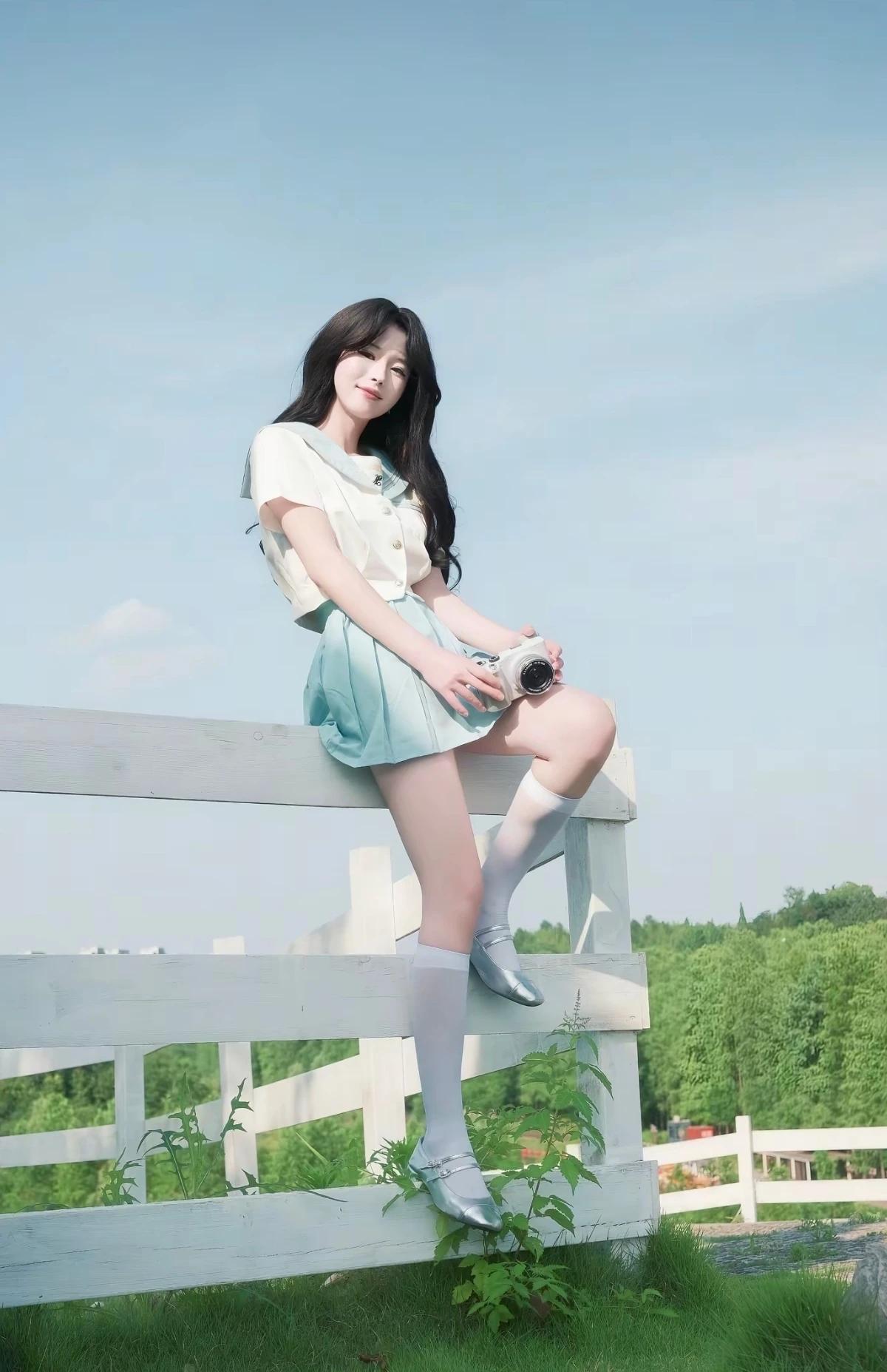 少女摄影|NO.0096期清甜JK少女户外随拍JK和白丝最配了什么样的丝袜